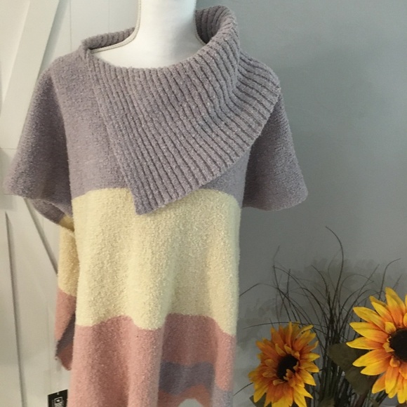 Justin & Taylor Color blocked, Sweater/poncho. NWT. OS - Picture 1 of 8